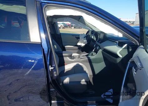 2021 Toyota Rav4 Xle из США, поврежденный, VIN 2T3W1RFV4MW173360